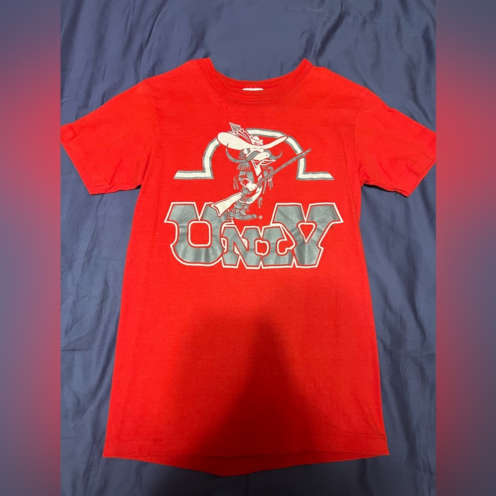 “UNIV” Graphic Tee-Shirt